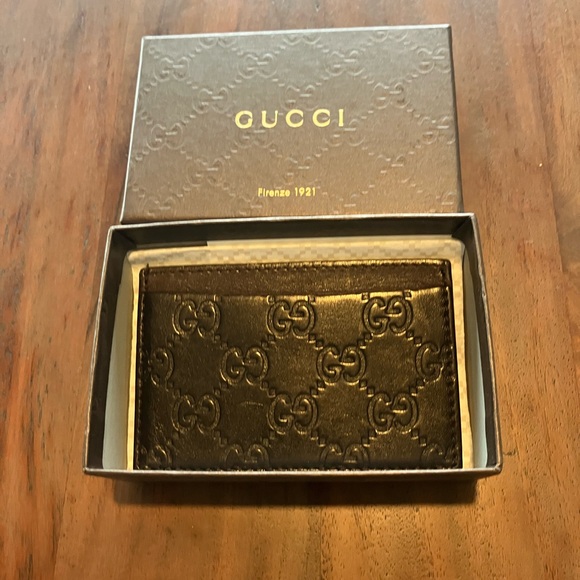 Gucci Embossed chocolate brown card Holder like new condition! - Picture 5 of 6
